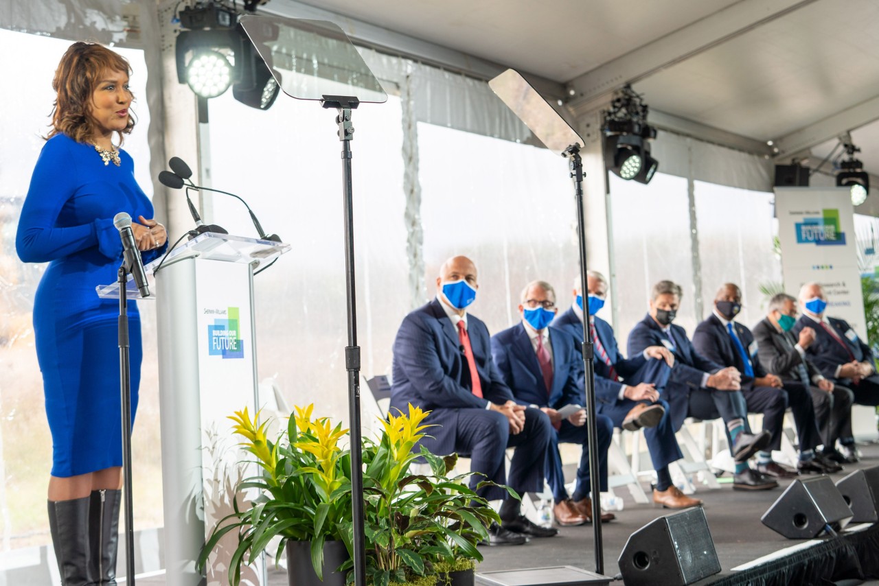 R&D Groundbreaking Shovels